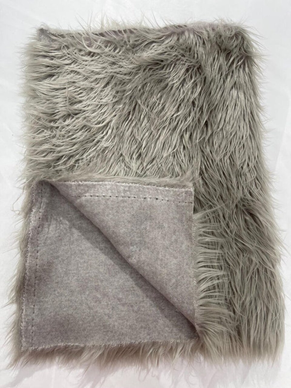 1 Yard Shaggy Faux Fox Fur Soft Vegan Fabric for Crafts, Costumes & Home Decor Projects